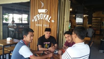 hidup perjalanan ke depan. tidak berbicara ketergantungan sejarah