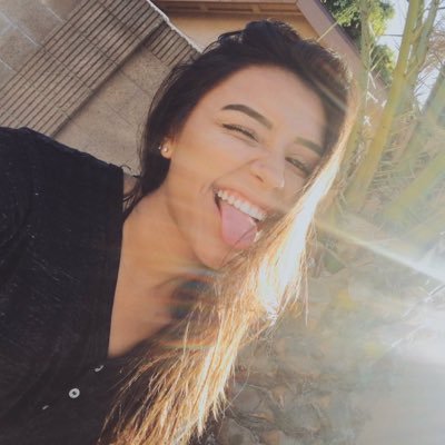 sugarbxbyy's profile picture. takin' in my body like it's holy