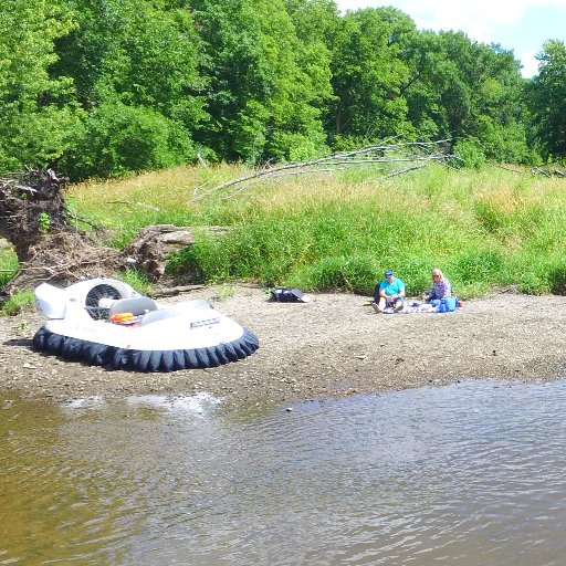 MedCity Hovercraft is a SE Minnesota company that offers hovercraft pilot training, day cruises, tours and can be booked for family/business events.