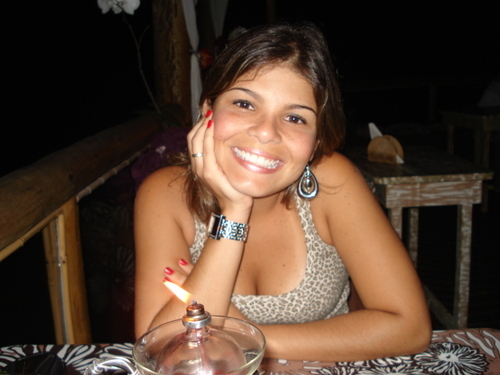 Cirurgiã Dentista, especialista em Endodontia.