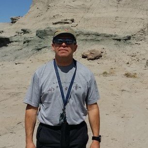 ArquitectoMason's profile picture. Chileno, Arquitecto, Objetivo y Objetivista, Agnóstico, casado, padre y abuelo. Nunca seré  militante, pero apoyaré a los que construyen.
..Siempre Observando….