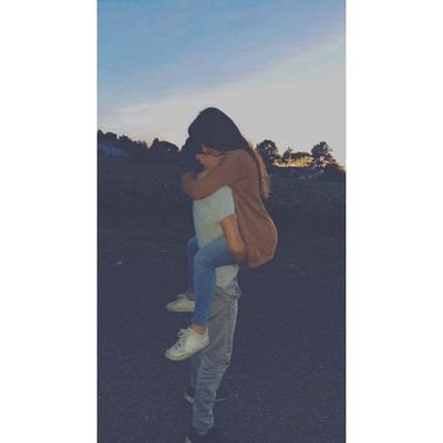 «Je préfères être un garçon qui joue avec des avions en papier plutôt qu'un homme qui joue avec le coeur des femmes.» - Niall Horan.
