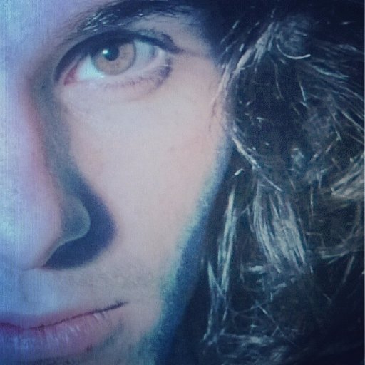 Futuro Lic en Criminología y Seguridad.
Futuro Lic en Periodismo.
Producción Audiovisual.
Compongo canciones y canto.
Biología Total.