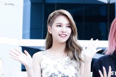 ❧Líder do Fiestar❧Aegyo❧Omma:@Seoyoungdiario❧Kawaii❧Babyface❧Nas horas vagas(sempre) sou um hamster❧Diário Oficial❧