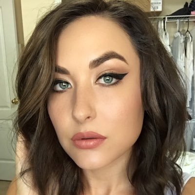 camilleWHHATTTT's profile picture. Books, coffee, the beach, and PIZZA. Always pizza