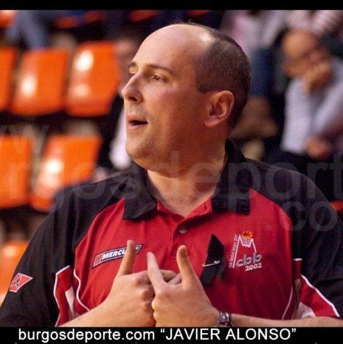 Presidente Club Basket Burgos 02. Directivo de Cantera de San Pablo Burgos. Entrenador superior de Basket. Corredor de Seguros y buen amigo de sus amigos.