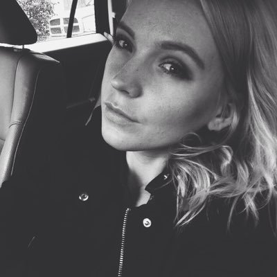 OneLoveJuli's profile picture. 