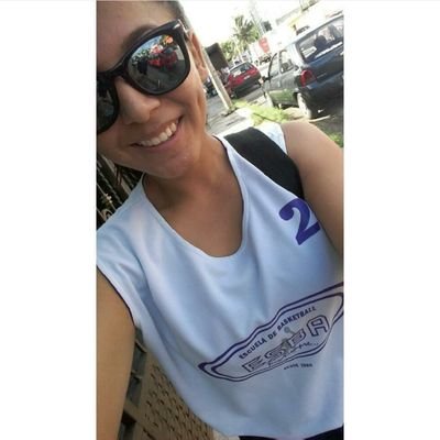 Michellbarrera_'s profile picture. Paul Stoll
Con el #12 en la playera