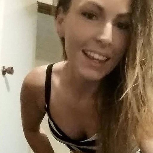 funnymary033's profile picture. 