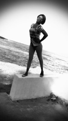 nyckeywayly's profile picture. half mast