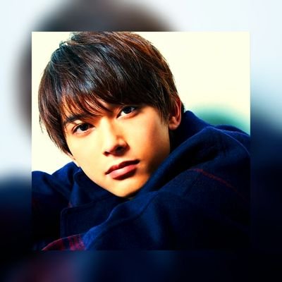 吉沢亮love Twitterissa 私 吉沢亮かっこいー 母 確かにイケメンではあるね 私 めっちゃイケメンだから 母 なら あんた寝起き悪いから私の携帯の待ち受け吉沢亮くんにしてあげる 私 マジ ありがとう 母 了解 その結果母の