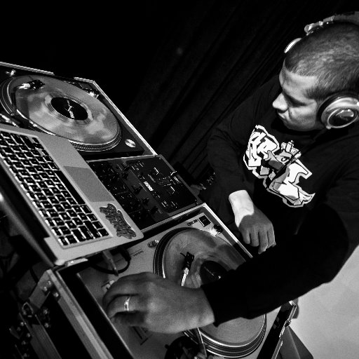 DJ/PRODUCER
For Beats/Booking Info: bazookajoe@live