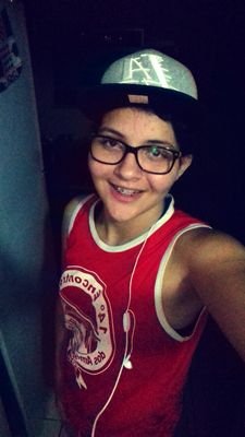 Biancafederici6's profile picture. ♒ / asc: ♌ 
 
É que tu não desgruda de mim 
E o meu pensar te pertence 
Me cala com beijo 
Me acha em teus dedos 
Em mim o desejo é de ti...🎶🎶