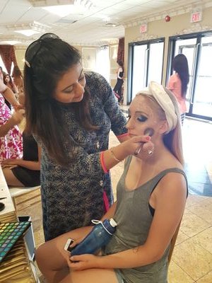 Pinksparklestud's profile picture. MUA & Hair