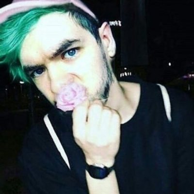 InternetSean_x's profile picture. Your worlds 4.5 billion years old? mines 26 and a boss! | I'm the pencil, jacks the highlighter, I drew the world... and he made it brighter |