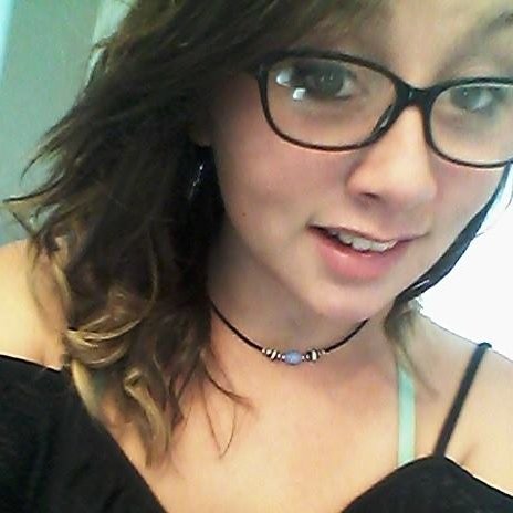 elizabeth100010's profile picture.
