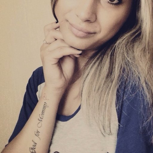 I like music, art, fashion, beauty and basketball. I work out and try to eat healthy(most of the time)