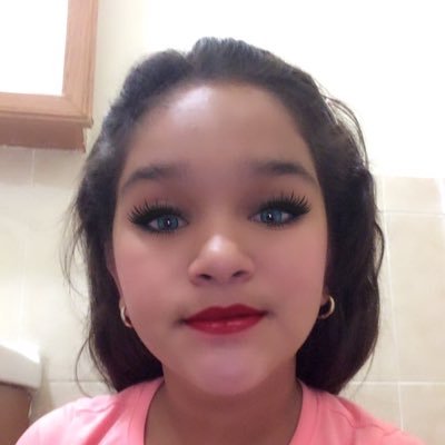 andreag28519622's profile picture. Playing