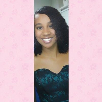 moniquegm68's profile picture. 