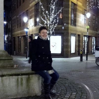 I am an ambitious, hard working woman with a passion for online marketing and business