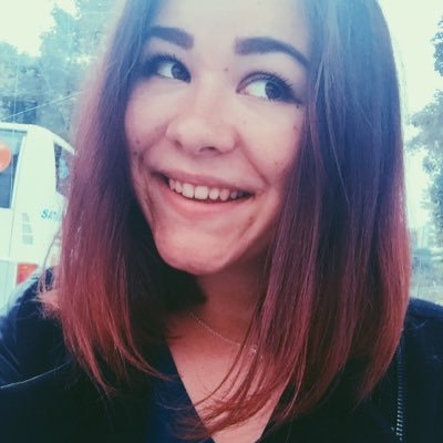 hoodcookies's profile picture. why have a thigh gap when you could have michael clifford there / personal account: @hannaino / also I make funny-ish videos on youtube!