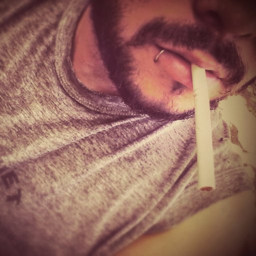 Publicista - Intento de trapecista - Mal Pensado - inducido por la noche - A veces enganchado - Con una cerveza o un vino soy feliz che!