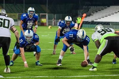 sistemista IT, giocatore di football americano e bassista ignorante... quando ho altri 10 minuti provo a fare qualcos'altro...