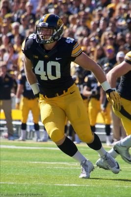 perry_hesse's profile picture. Spent my whole hoops career outside the 3-point line.