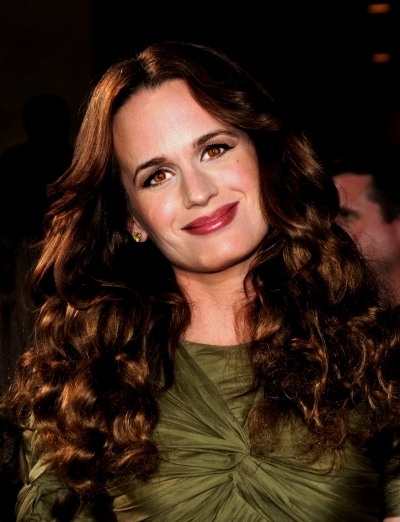 ETCsLovingEsme's profile picture. I'm Esme Anne Platt Evenson Cullen, wife and mate of @LoveDoctorETC