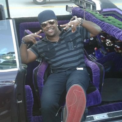 HarveyNicol1's profile picture. Im a real gentleman open door pull the ur chair n many more. Im sweet,kind,funning,have a good heart n love GOD.