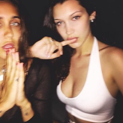 svetlanarps's profile picture. let's love each other and do drugs