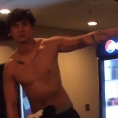 castawaybby's profile picture. 