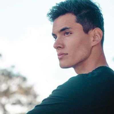 Royal_Ricardo's profile picture. Earning the key to success and independence to follow any dreams that I set my mind upon. I am an artists and life is my art.

IG & SC
royal_ricardo