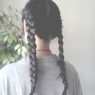 brxkenquoting's profile picture. 