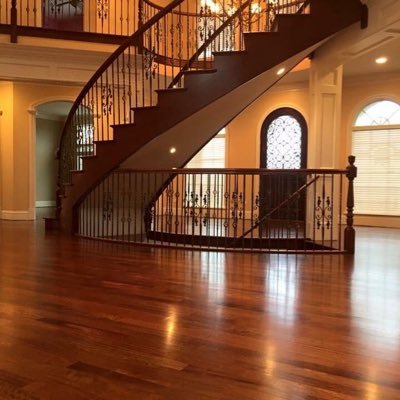 Landmark Flooring is located in Tinley Park, Illinois Providing Carpet, Hardwood, Laminate, Floor Refinishing, Tile, Repairs, and Installations. 708-349-0011