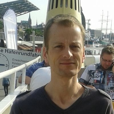 Sinds 2002 werkzaam als analist medische microbiologie en daarnaast druk doende met vrijwilligerswerk. Sinds 2024 ook meer aandacht voor voeding en gezondheid.