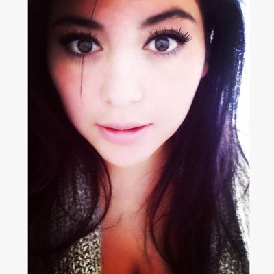 AndittaCN's profile picture. Periodista enamorada de la música/ Pasajera en tránsito perpetuo/ Radialista / Modelo de mal comportamiento.