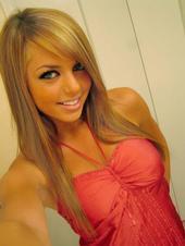 Carolynnnfxyn's profile picture. 