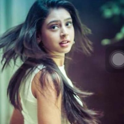 NitiTay19359121's profile picture. 