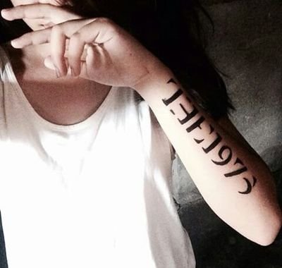 _gorgruru's profile picture. GIRL IN THE GLASS DRESS