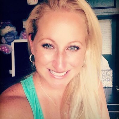 Erin_soOlis's profile picture. Wife, mom, pet-lover, jogger, wanna-be archer and Muay Thai fighter, wine enthusiast, and Director of Social Media at https://t.co/lMqhVC9vDU