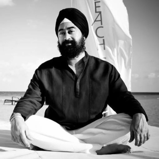 Ravneetsingh111's profile picture. I am a proud Sikh American who believes that wearing my turban helps pronote the freedoms of a true democracy. Follow me and share by tweeting the truth.