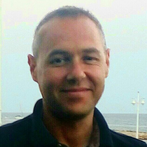 Informático desempapelando la Justicia sin prozac, funcionario vocacional, ateo no practicante y en lo demás, corrientito pero entregao