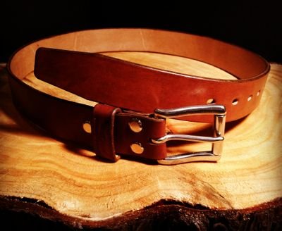 Artisan maker of fine English leather goods such as belts, wallets, bags, watch straps etc.