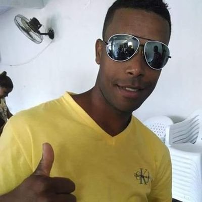 EM TODO TEMPO AMA O OMIGO NA ANGÚSTIA NASCE UM IRMÃO...