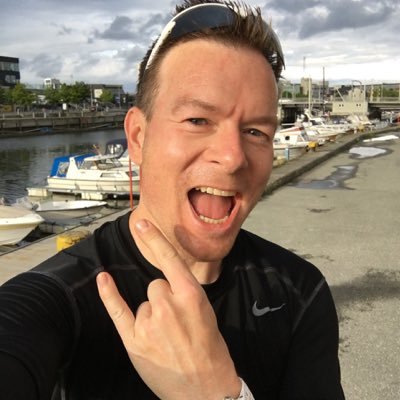 Radiographer, CrossFit Level 1 Trainer, and marathon runner driven by a passion for health, fitness, and achieving balance in mind and body.