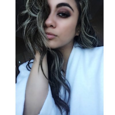 allyrpgivl's profile picture. i'm back bitches
