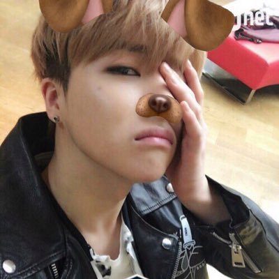 Jinhwan_rc's profile picture. •Ta bouche n'est bonne qu'à sucer pourquoi l'ouvrir pour rien ?• - Only Jungkook -