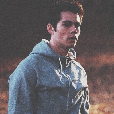 DamagedAddict's profile picture. -ᴘʟᴇᴀsᴇ ᴅᴏɴ'ᴛ ᴍᴀᴋᴇ ᴀɴʏ sᴜᴅᴅᴇɴ ᴍᴏᴠᴇs, ʏᴏᴜ ᴅᴏɴ'ᴛ ᴋɴᴏᴡ ᴛʜᴇ ʜᴀʟғ ᴏғ ᴛʜᴇ ᴀʙᴜsᴇ.-