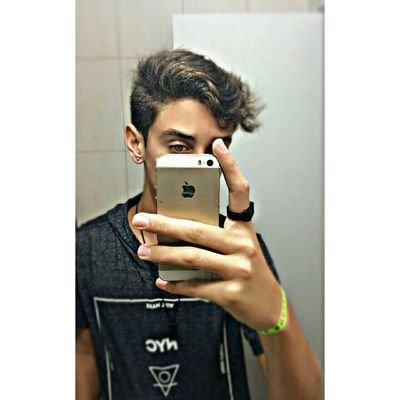 MAadriel_'s profile picture. Sou legal, mas não abusa.